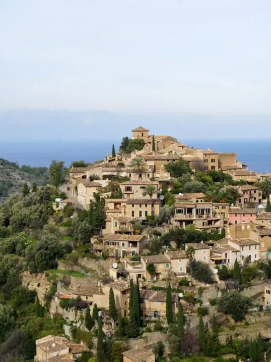 Deia - uno de los pueblos más bonitos en Mallorca