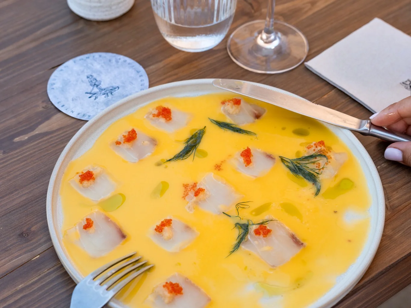 Qué comer en Ibiza - el mejor marisco en la marina de Santa Eulària.