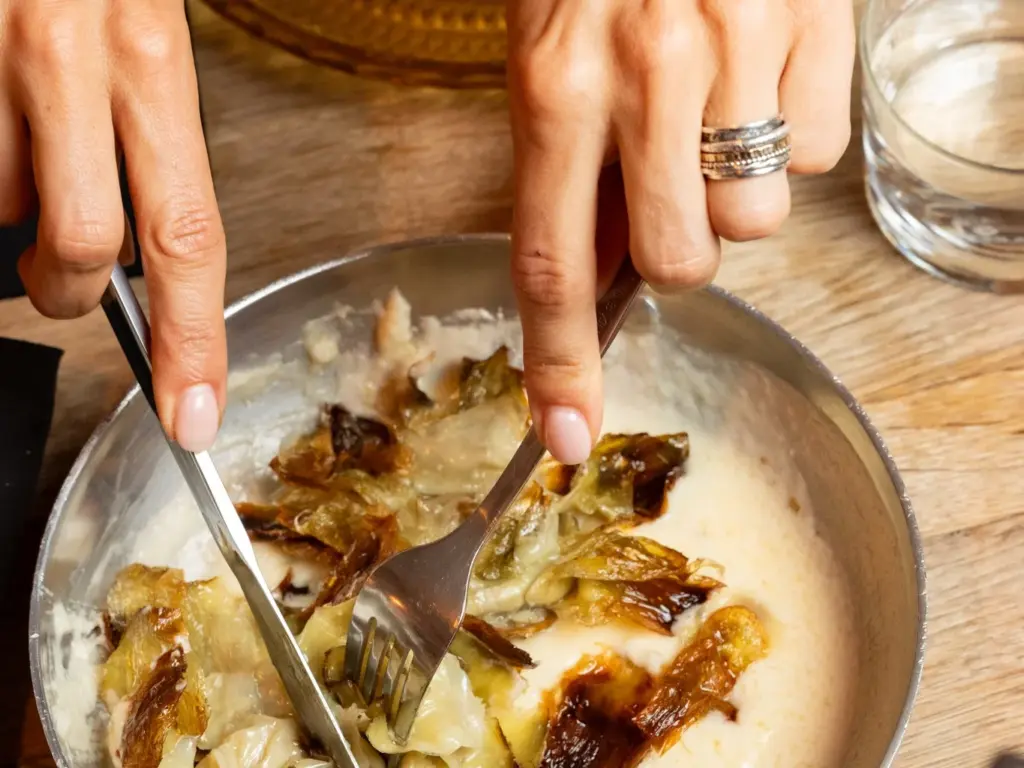 Deliciosas alcachofas en tu tour gastronómico por Santa Eularia - Ibiza